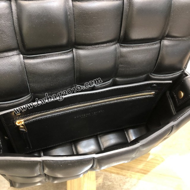 Bottega veneta高端女包 96006 寶緹嘉黑色小羊皮肩背女包 BV經典款Cassette枕頭包  gxz1351